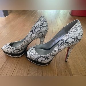 Shoe Dazzle Carmella heels size 8.5